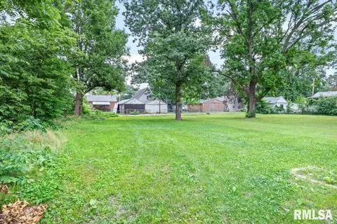 Exterior - 2166 S 13th St, Springfield, IL 62703 photo 1 of 2