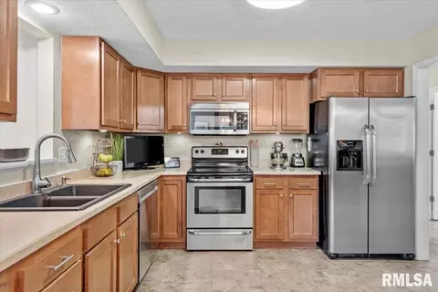 1907 Halifax Dr, Springfield, IL 62703 photo 14