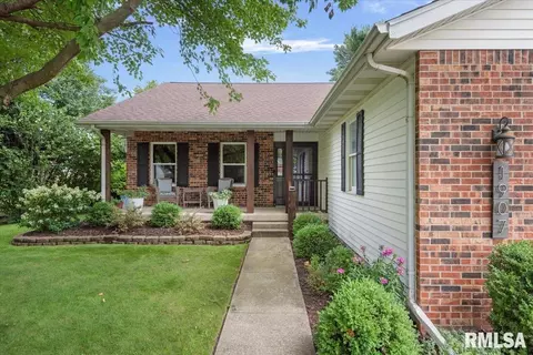 1907 Halifax Dr, Springfield, IL 62703 photo 4