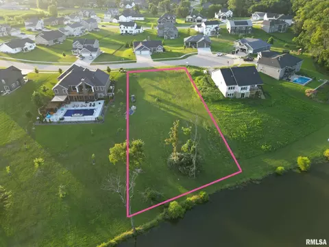 1912 Athena Ct, Chatham, IL 62629