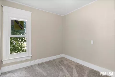 Bedroom - 615 E Myrtle St, Springfield, IL 62703 photo 9 of 9