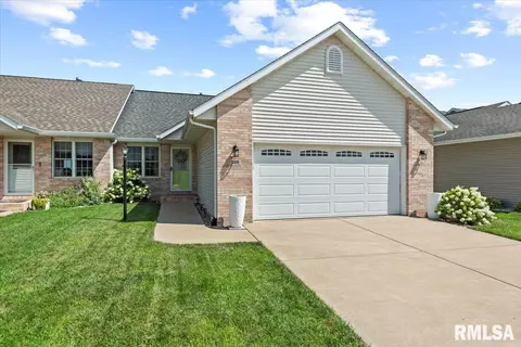 319 Butler Dr, Chatham, IL 62629