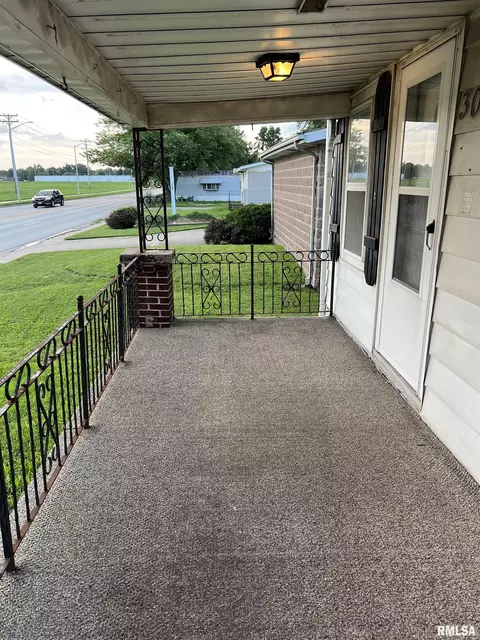 3044 S 11th St, Springfield, IL 62703 photo 2