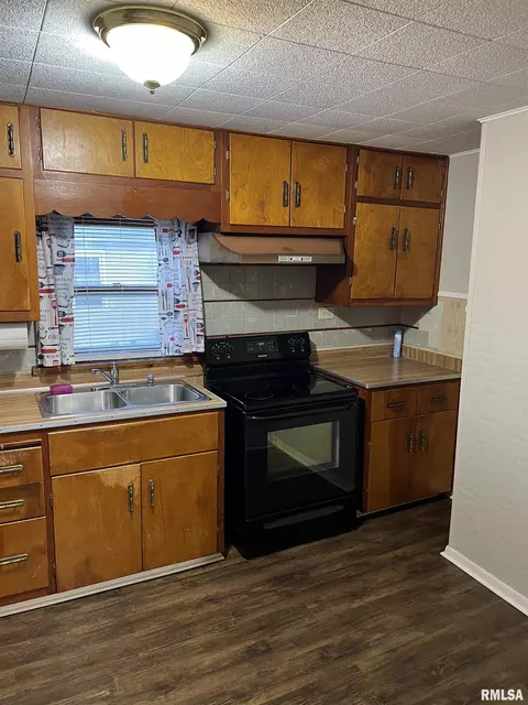 3044 S 11th St, Springfield, IL 62703 photo 8