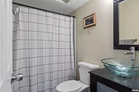 Bath - 3013 Terra Ct, Springfield, IL 62707 photo 1 of 1