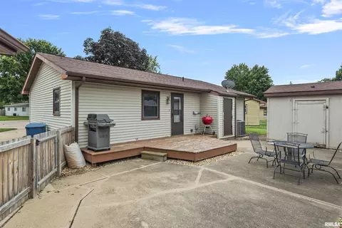 Exterior - 3013 Terra Ct, Springfield, IL 62707 photo 4 of 7