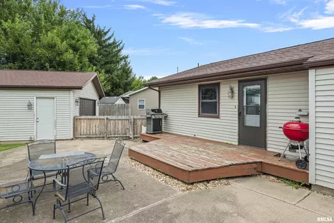 Exterior - 3013 Terra Ct, Springfield, IL 62707 photo 6 of 7