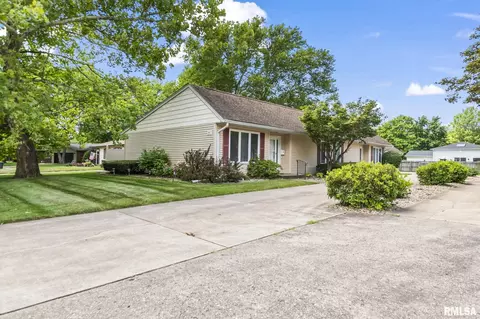 3217 Clarendon Dr, Springfield, IL 62704 photo 3