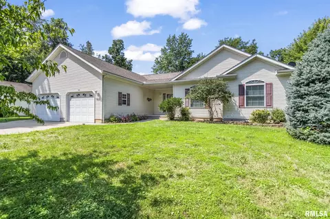 103 Hagan Ct, Taylorville, IL 62568