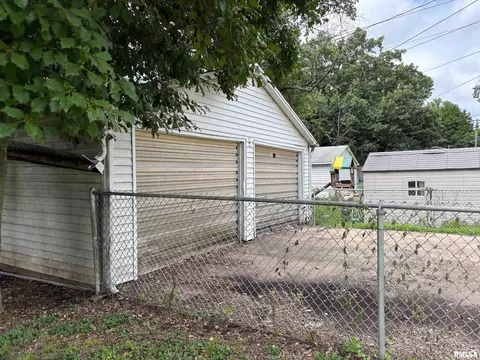 Exterior - 1920 N 9th St, Springfield, IL 62702 photo 1 of 4