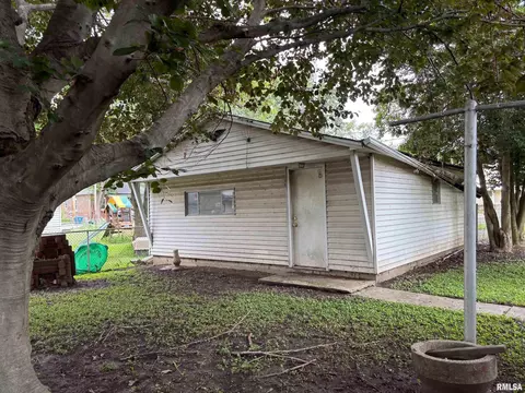 Exterior - 1920 N 9th St, Springfield, IL 62702 photo 2 of 4