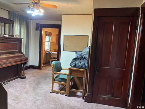 Entry Way - 1920 N 9th St, Springfield, IL 62702 photo 1 of 2