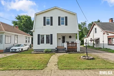 909 E College Ave, Jacksonville, IL 62650