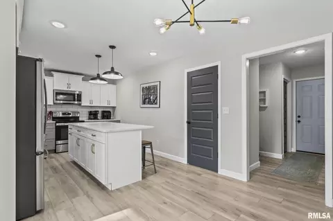 608 Tecumseh Trl, Springfield, IL 62711 photo 12