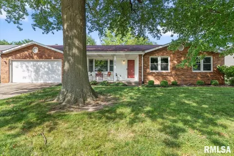 2617 Stratford Dr, Springfield, IL 62704