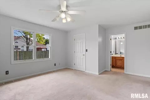 Bedroom - 2418 Neil St, Springfield, IL 62707 photo 2 of 7