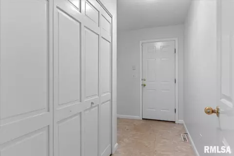 Entry Way - 2418 Neil St, Springfield, IL 62707 photo 2 of 2