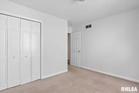 Bedroom - 2418 Neil St, Springfield, IL 62707 photo 6 of 7