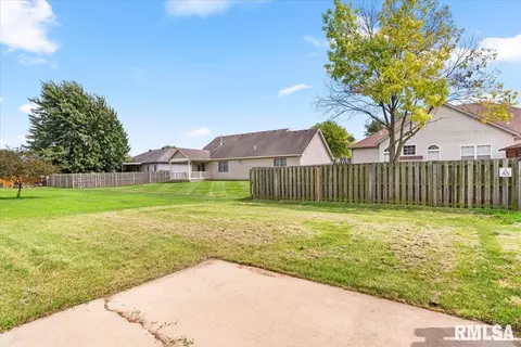 Exterior - 2418 Neil St, Springfield, IL 62707 photo 3 of 5