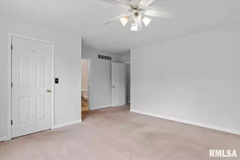Bedroom - 2418 Neil St, Springfield, IL 62707 photo 3 of 7