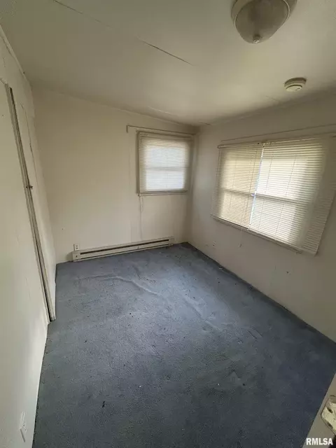 Bedroom - 1453 N 3rd St, Springfield, IL 62702 photo 4 of 4