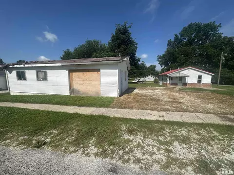 Exterior - 625 Bluegrass St, Milton, IL 62352 photo 7 of 11