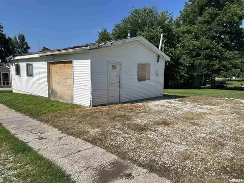 Exterior - 625 Bluegrass St, Milton, IL 62352 photo 8 of 11