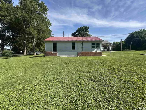 Exterior - 625 Bluegrass St, Milton, IL 62352 photo 5 of 11