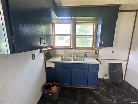 Kitchen - 625 Bluegrass St, Milton, IL 62352 photo 1 of 1