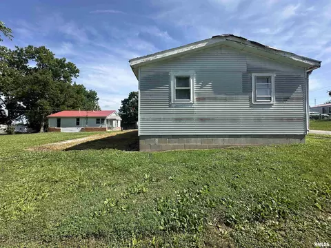 Exterior - 625 Bluegrass St, Milton, IL 62352 photo 10 of 11
