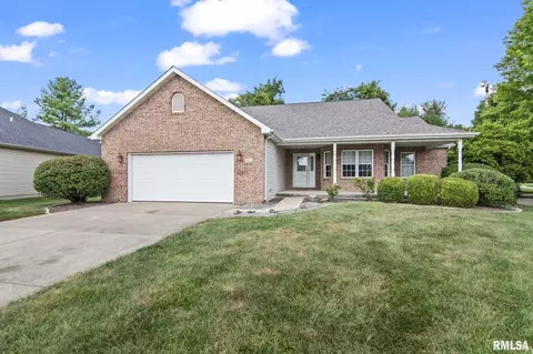 203 Huntington Rd, Chatham, IL 62629