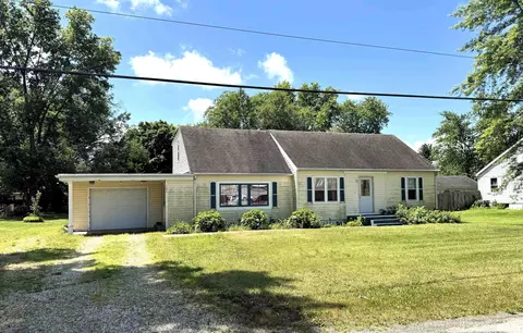 326 E Meadow Lawn St, Manito, IL 61546