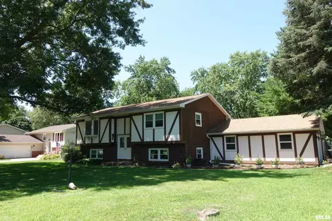 532 Kings Canyon Blvd, Galesburg, IL 61401