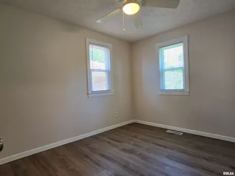 1812 S 1st St, Springfield, IL 62704 photo 9