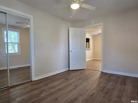 1812 S 1st St, Springfield, IL 62704 photo 5