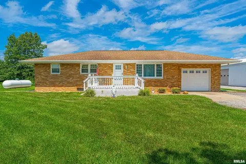 Exterior - 20708 Long Rd, Delavan, IL 61734 photo 2 of 6