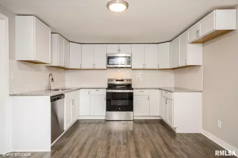 Kitchen - 18 Goodwin Ct, Springfield, IL 62704 photo 1 of 1