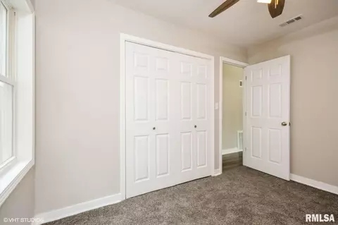 Bedroom - 18 Goodwin Ct, Springfield, IL 62704 photo 1 of 5