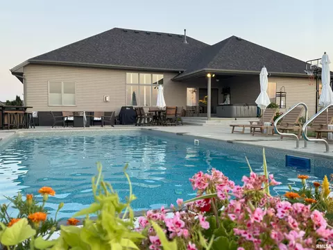 Exterior - 4609 Lynhurst Rd, Springfield, IL 62711 photo 11 of 19