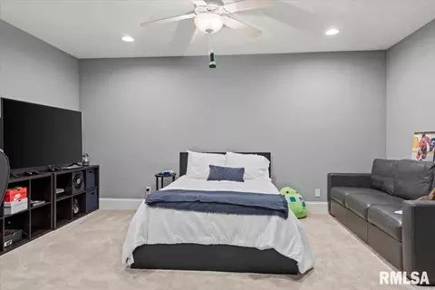Bedroom - 4609 Lynhurst Rd, Springfield, IL 62711 photo 7 of 11