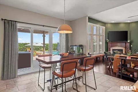 Dining - 4609 Lynhurst Rd, Springfield, IL 62711 photo 3 of 3