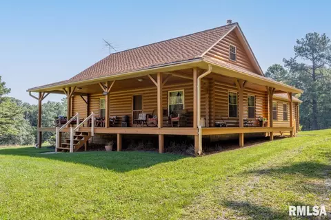 32 New Home Rd, Stonefort, IL 62987
