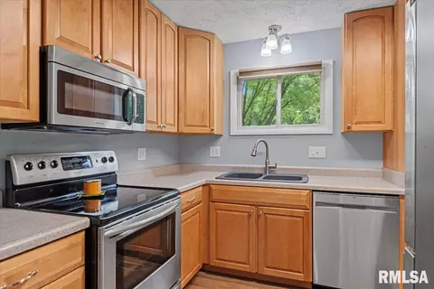 55 Country Pl, Springfield, IL 62703 photo 9