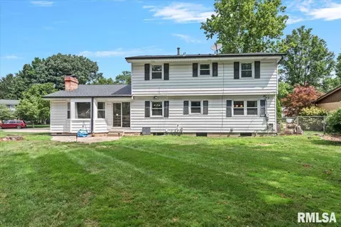Exterior - 2106 Briarcliff Dr, Springfield, IL 62704 photo 5 of 7