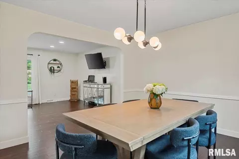 Dining - 2106 Briarcliff Dr, Springfield, IL 62704 photo 3 of 6