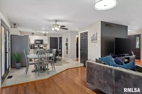 3813 Kerry Blvd, Springfield, IL 62712 photo 12