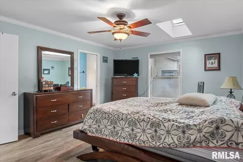 Bedroom - 308 S Adelia St, Springfield, IL 62704 photo 3 of 5
