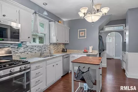 Kitchen - 308 S Adelia St, Springfield, IL 62704 photo 1 of 4