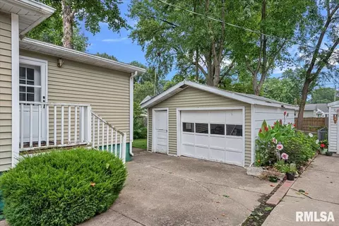 Exterior - 308 S Adelia St, Springfield, IL 62704 photo 2 of 3