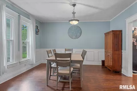 Dining - 308 S Adelia St, Springfield, IL 62704 photo 1 of 2